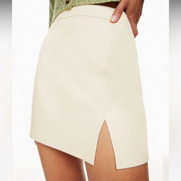 LAST CALL) NWT Aritzia Tempest / Patio Vegan Leather Skirt in Matte Pearl - Picture 3 of 8